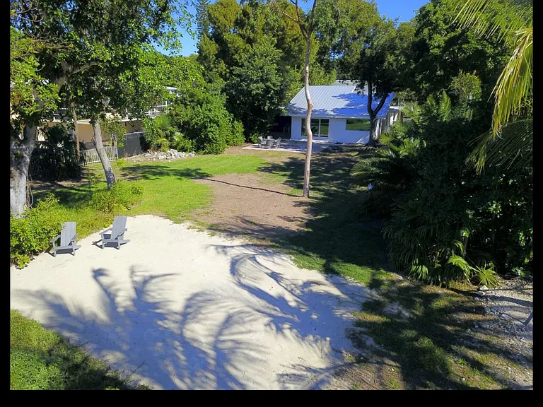120 E Shore Dr — Photo 22