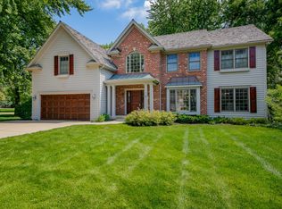 455 Stagecoach Ct, Glen Ellyn, IL