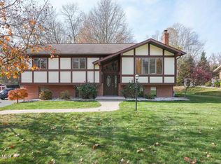 107 Godfrey Ln, Hollidaysburg, PA