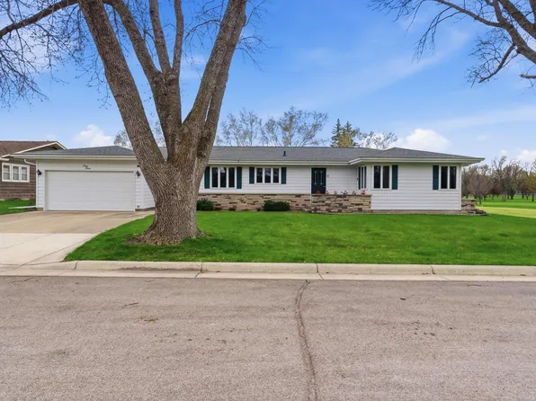311 E Oak Ave, Olivia, MN 56277