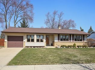 12 Evergreen St, Elk Grove Village, IL 60007