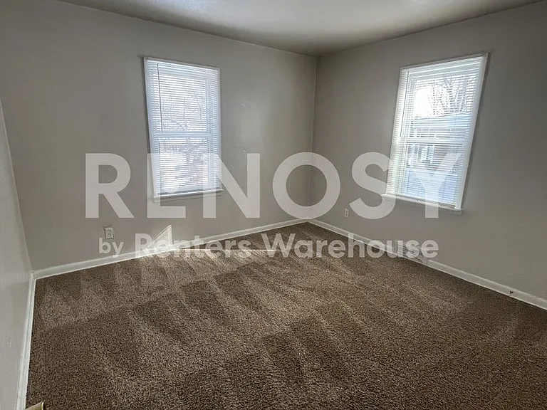 9812 Balboa Dr — Photo 4