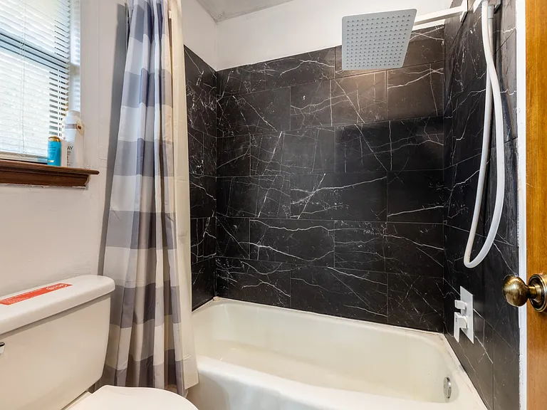 2202 Oxford Blvd — Photo 20