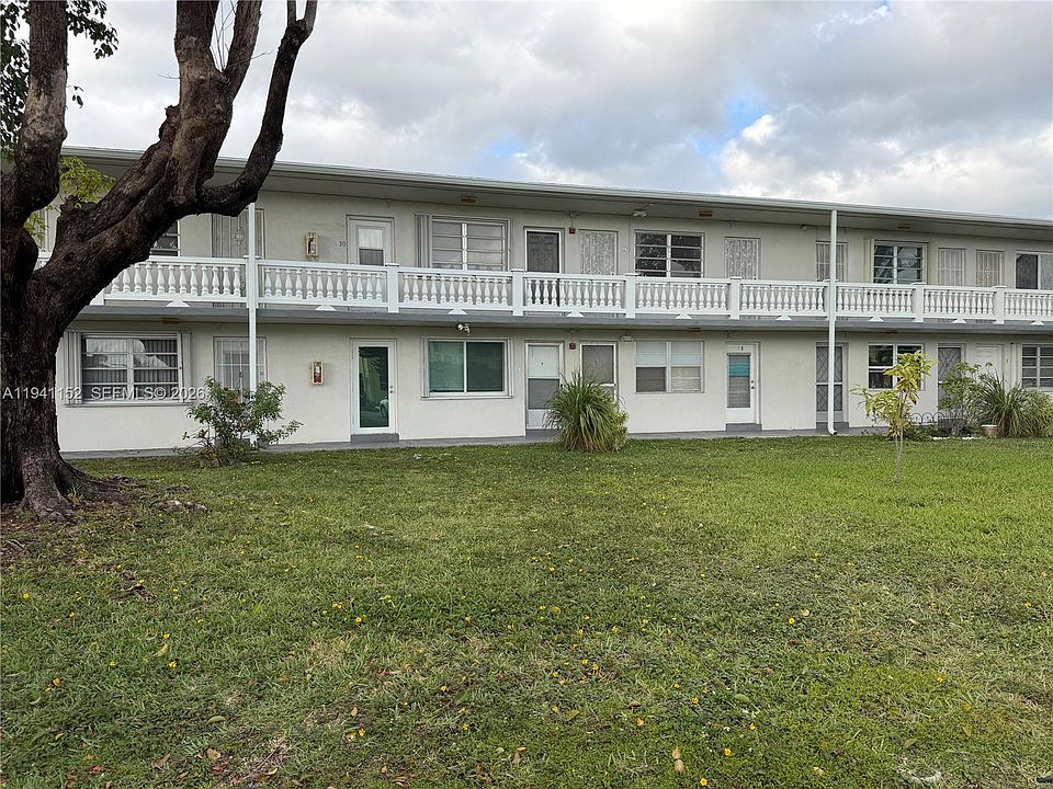1st image of 165 NE 203rd Ter APT 30