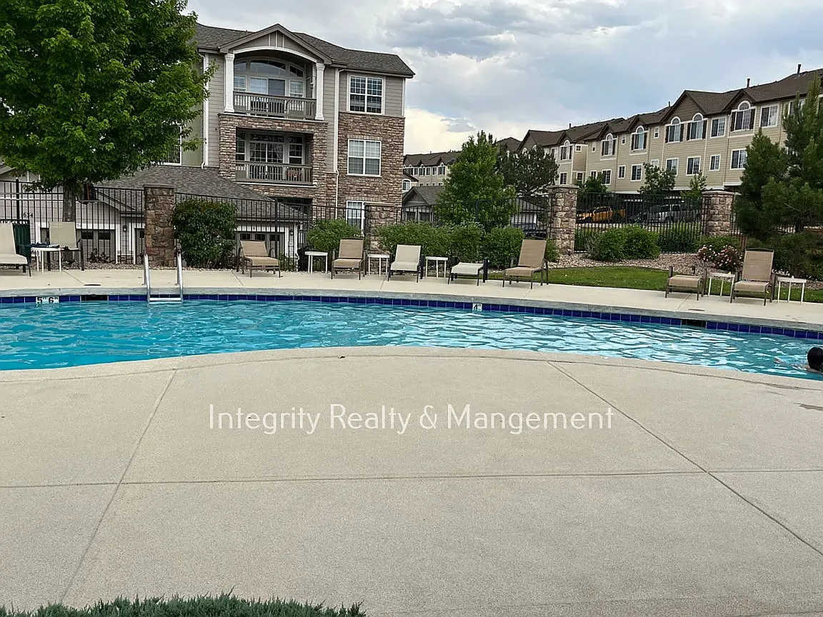 1575 Olympia Cir — Photo 1