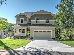 9091 Pitcairn Dr, Tega Cay, SC 29708