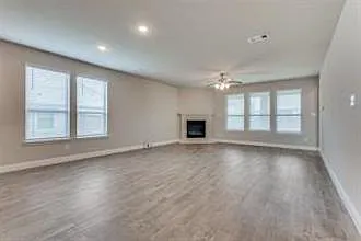 921 Waterview Dr — Photo 6