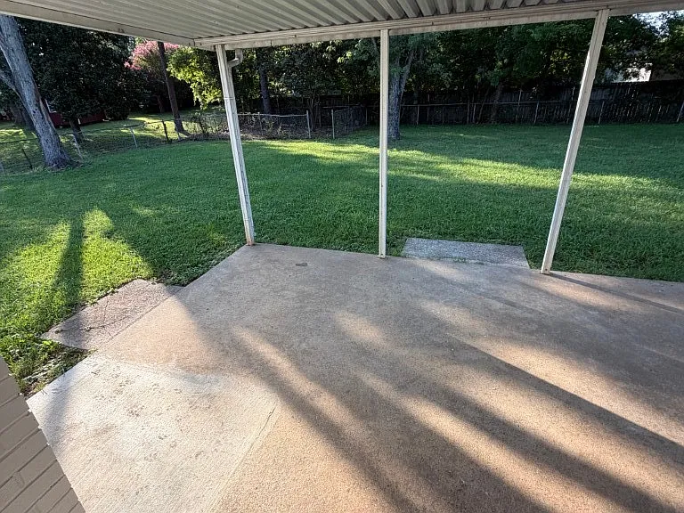 1600 Parklawn Dr — Photo 9