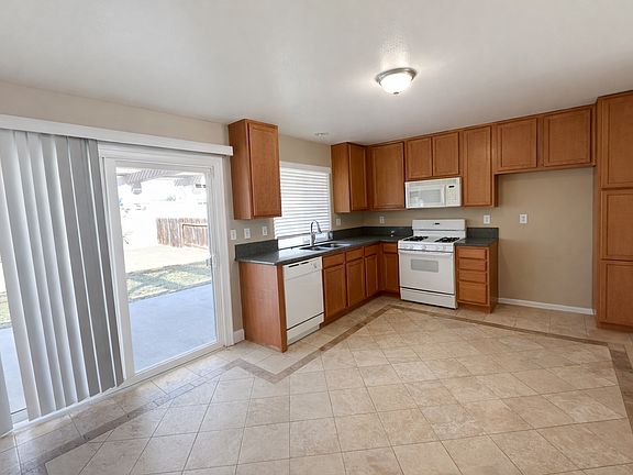 3rd image of 14873 Silvertree Rd #1