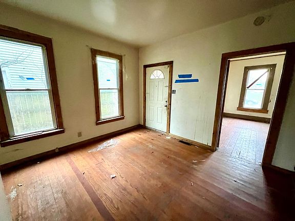 2nd image of 1806 Columbia Ave