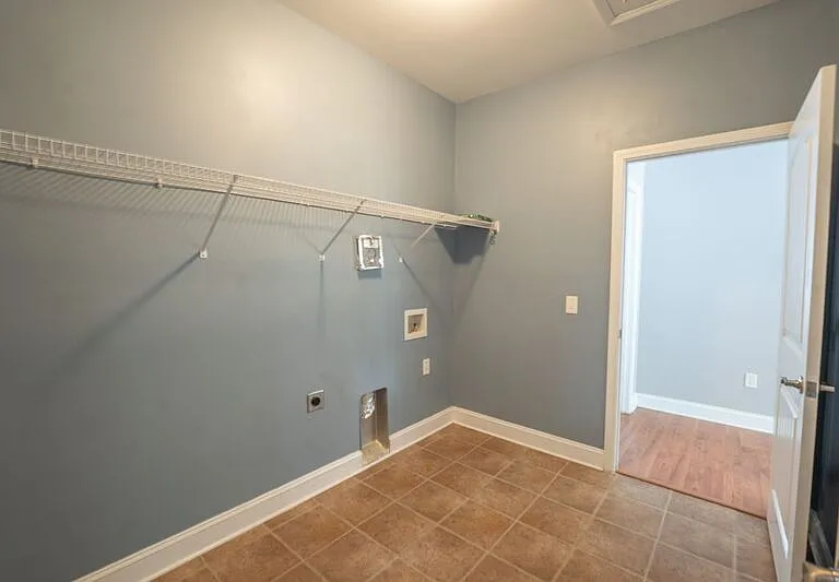 156 Cottonham Ct — Photo 17