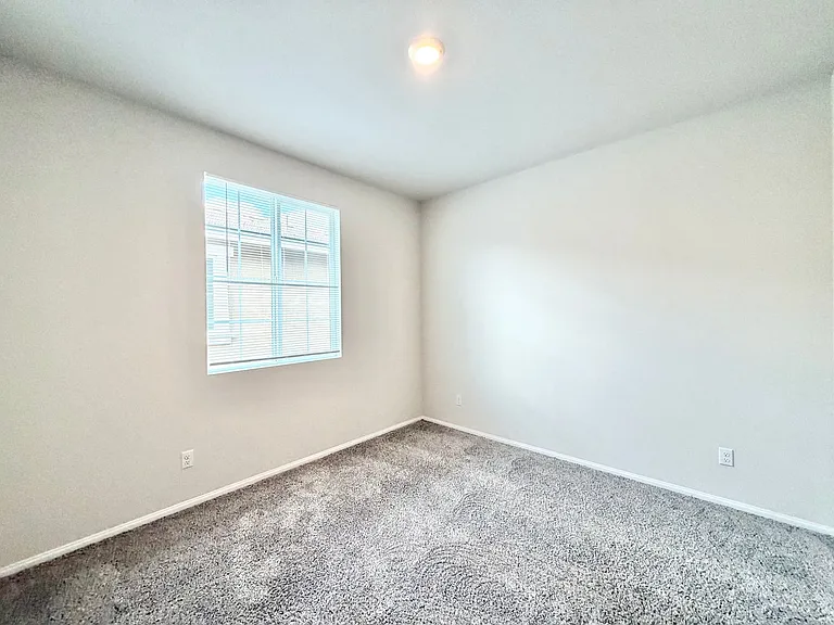 40617 Birchfield Dr — Photo 33