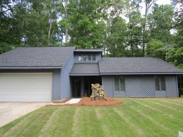 108 Beech Ct, Greenwood, SC 29649