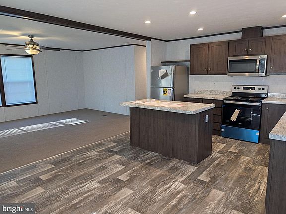 3rd image of 23 Stony Chase Dr