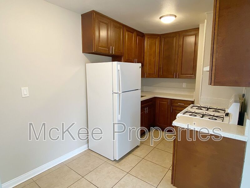 1st image of 4165 1/2 Euclid Ave
