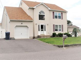 1500 Longboat Ave, Beachwood, NJ