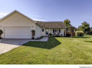 806 W Monroe St, Athens, IL 62613