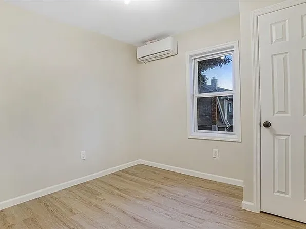 4411 Edson Avenue image 14 of 27