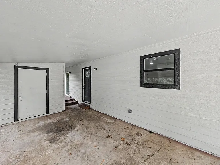 24 Hampstead Ln — Photo 20
