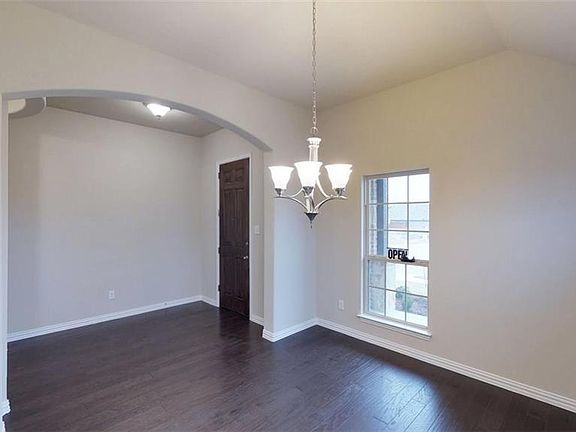 4th image of 1428 Sherwood Blvd