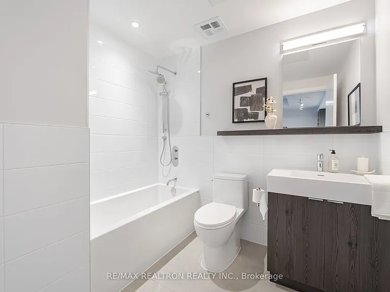 664 Spadina Ave #711 — Photo 11