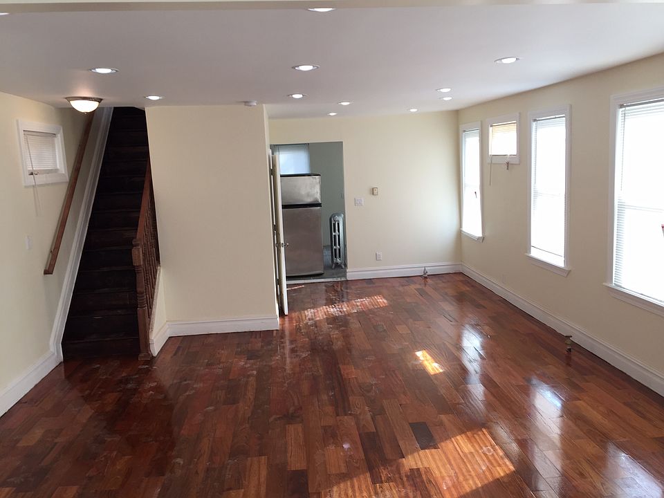 1st image of 15606 111th Ave