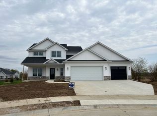 718 Isabella Dr, Mahomet, IL 61853