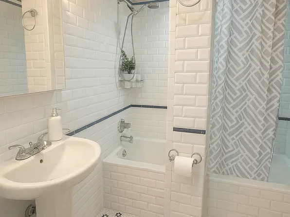 326 West 47th Street image 4 of 8