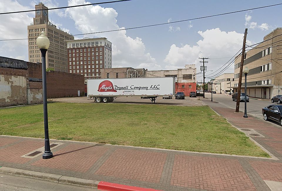 1st image of Forsythe St