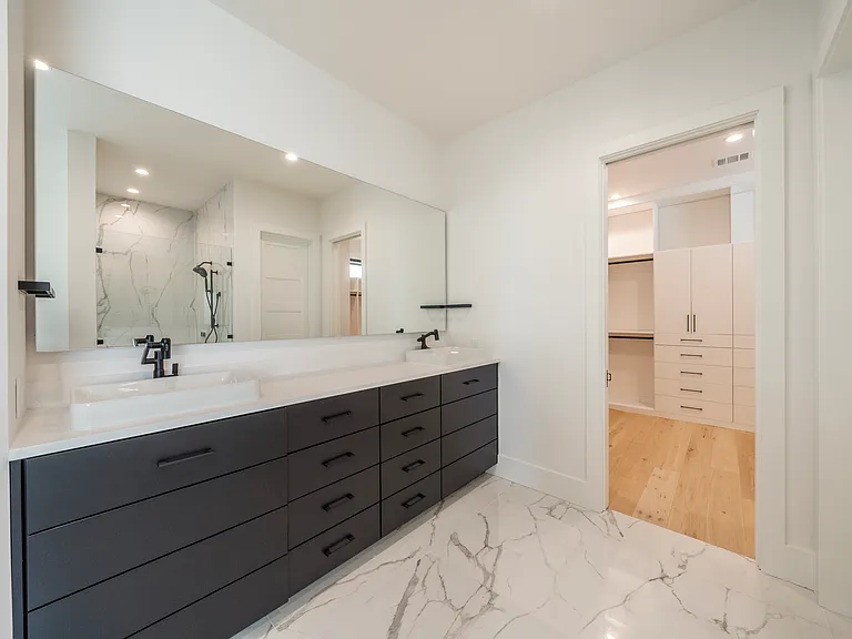 8001 Kuhn Dr — Photo 27