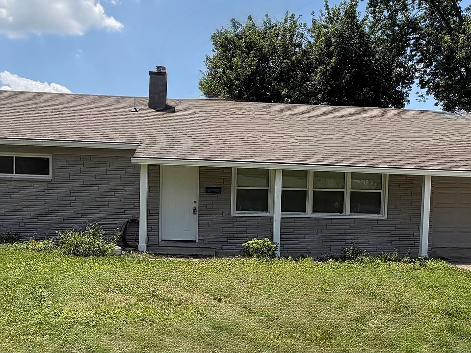1st image of 18 Sayre Dr