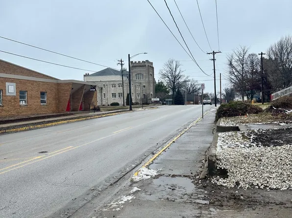 216 S Church St, Jacksonville, IL 62650