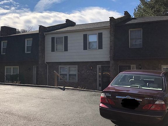 2nd image of 3303 Stonehenge Sq