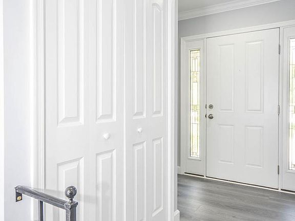 4th image of 3914 Saint Johns Ln