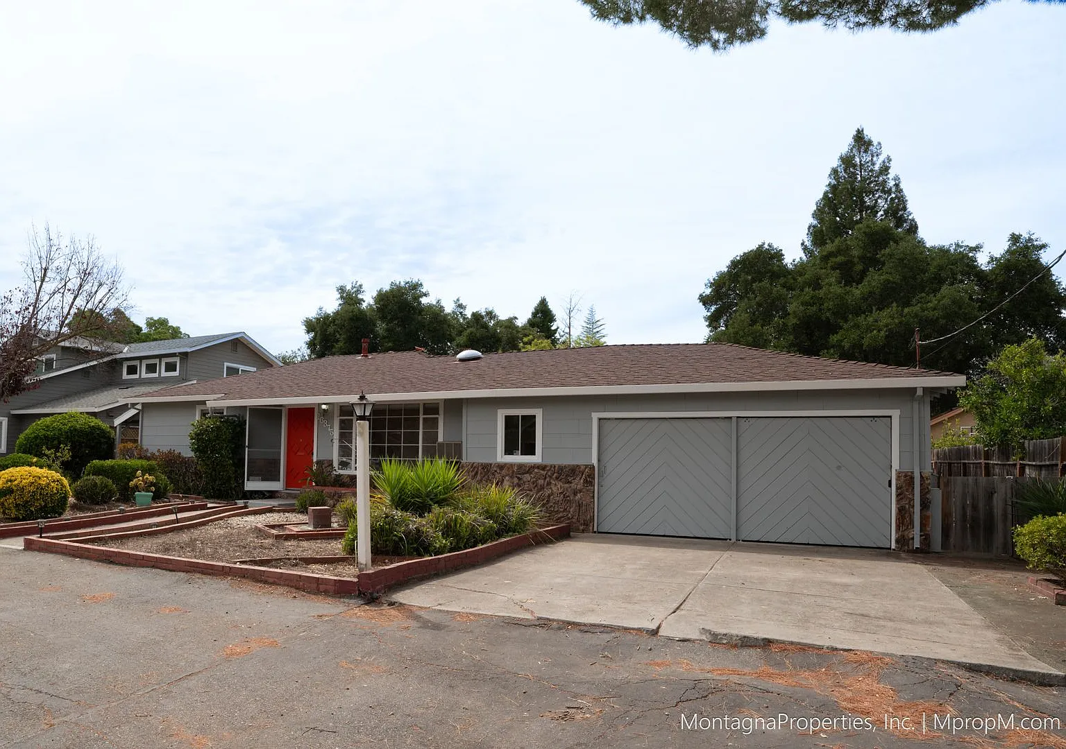Single story house on large lot in epic Los Gatos Location with LG Schools! — Photo 2