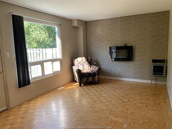 5th image of 9394 Esplanade Dr #3