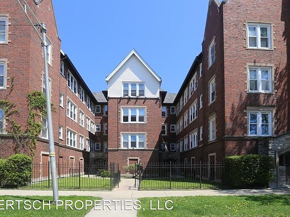 3rd image of 4803 N Fairfield Ave #18