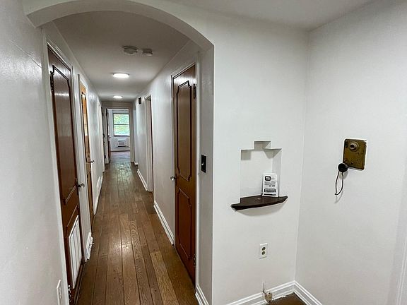 3rd image of 877 Ludlow Ave #1