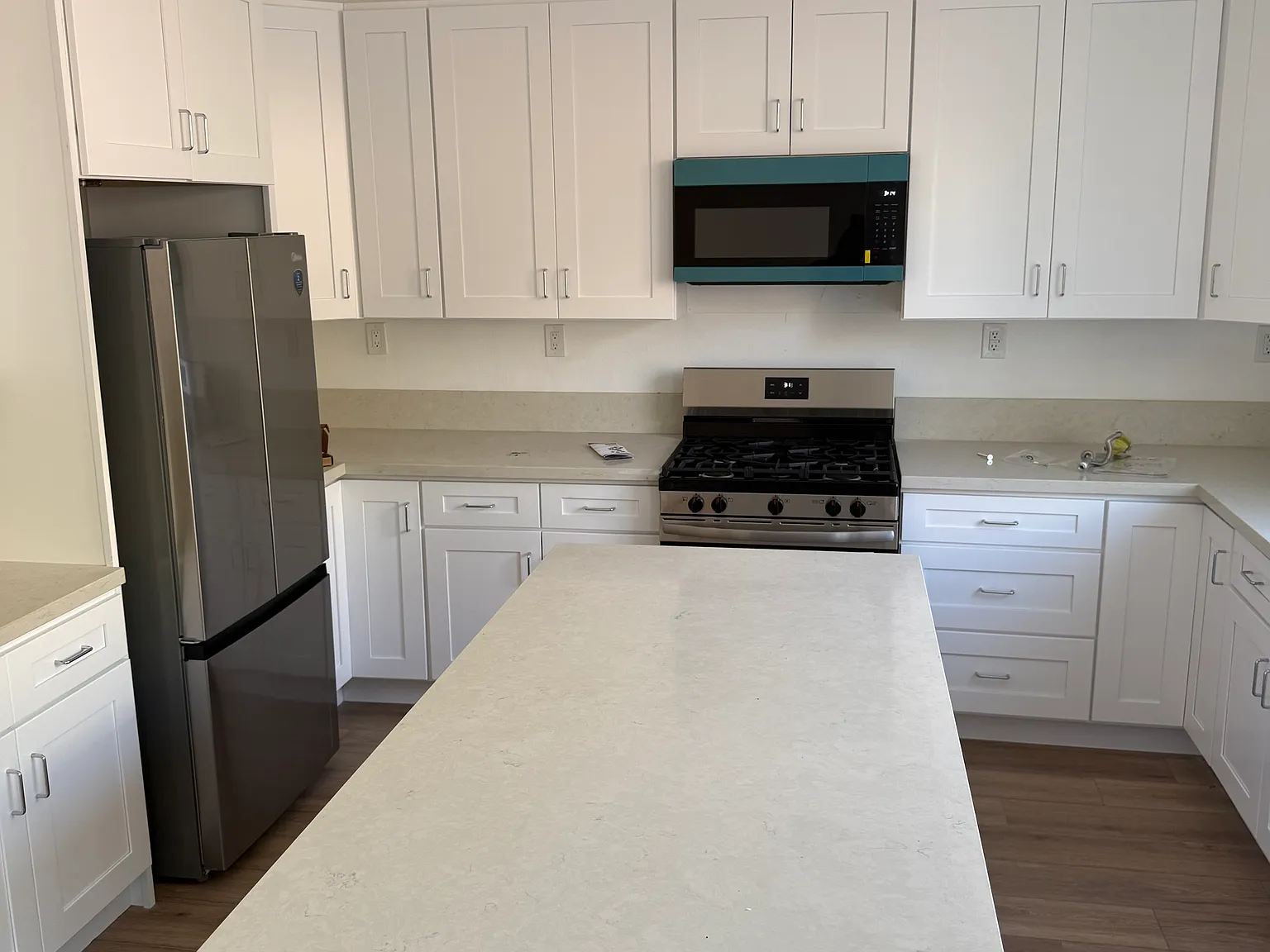 4 bed, 3213 sqft, $4,195 — Photo 3