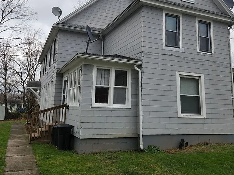 144 Lord St #2 — Photo 4