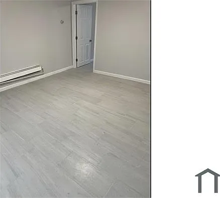 1025 Longfellow Ave — Photo 2