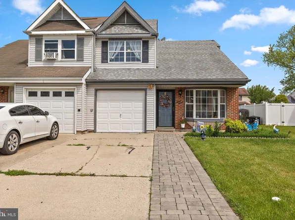 27 Blyth Ct, New Castle, DE 19720