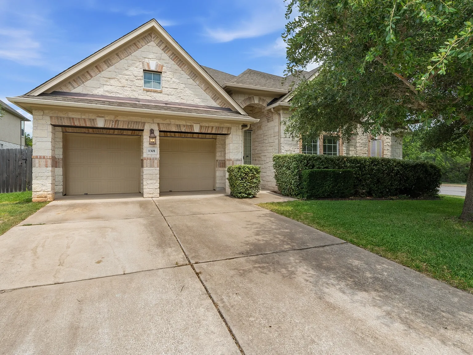 4 bed, 3071 sqft, $2,995 — Photo 2