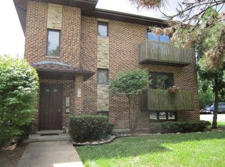 453 Burlington Ave APT 2, Clarendon Hills, IL 60514