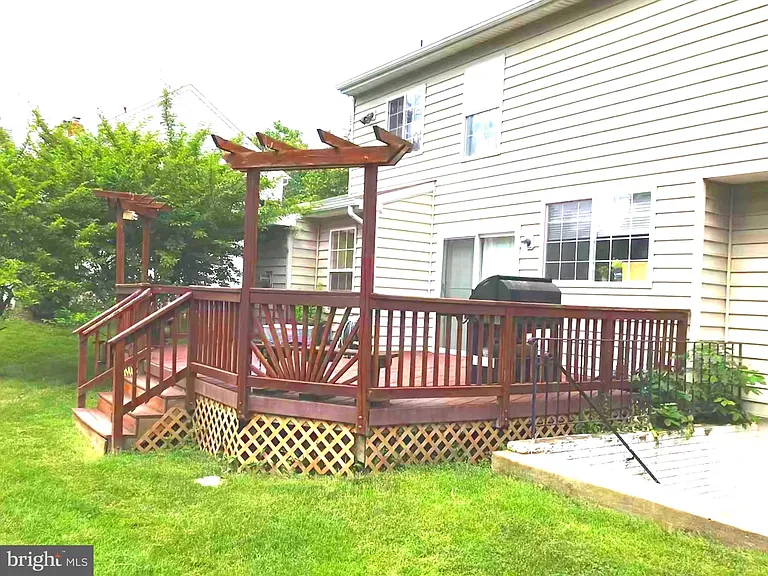 20411 Middlebury St — Photo 34