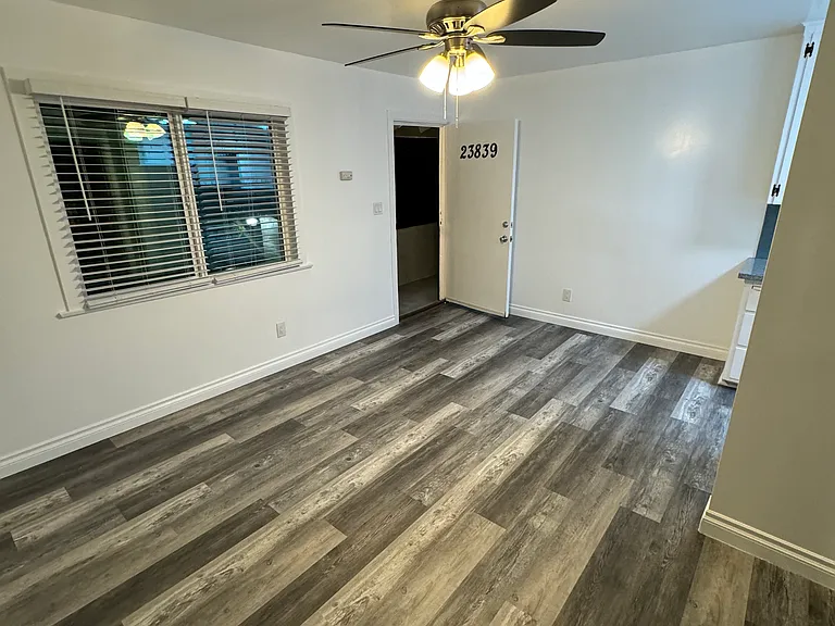 23839-23839 Cabrillo Ave — Photo 4