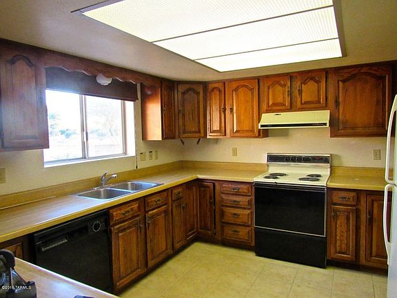 5th image of 172 E Santa Rebecca Dr