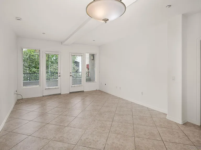 301 W G St #307 — Photo 13