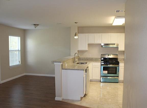 5th image of 257 Indian Paintbrush Dr