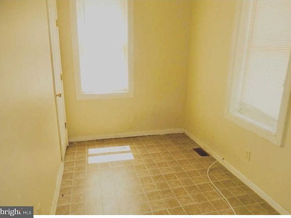 2nd image of 529 E 9th St